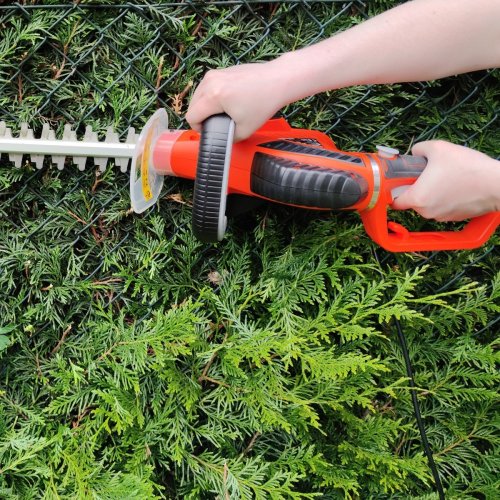 Nůžky na živý plot 620W/550mm ASIST AE9K62 + ZDARMA rukavice a ochranné brýle