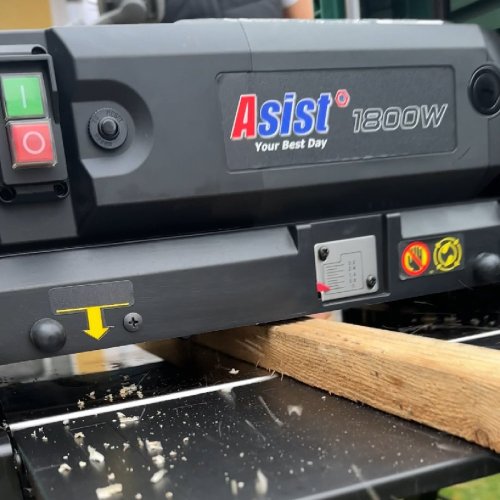 Protahovací hoblovačka 1800W ASIST AE4H180-318